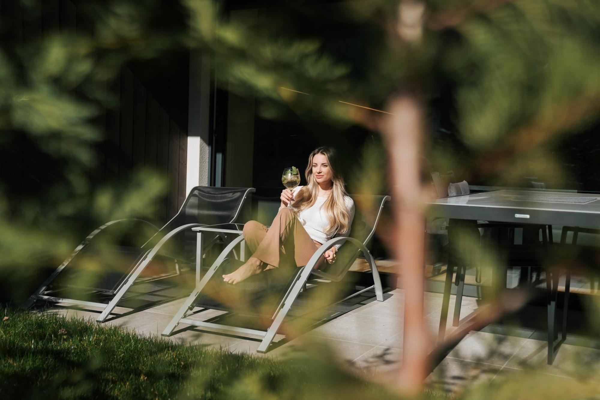 Aktiv Lodge Meran - Garden Two Saltusio Bagian luar foto
